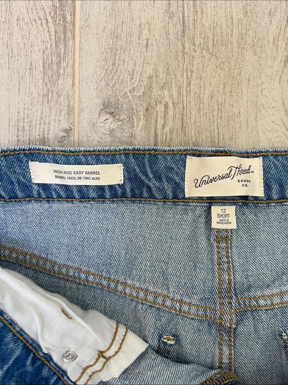 Universal Thread Barrel Jeans - Picture 6 of 9
